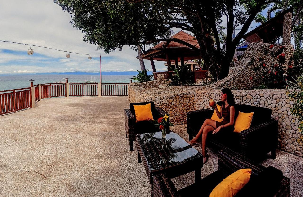 Magic Island Dive Resort Моалбоал Екстериор снимка