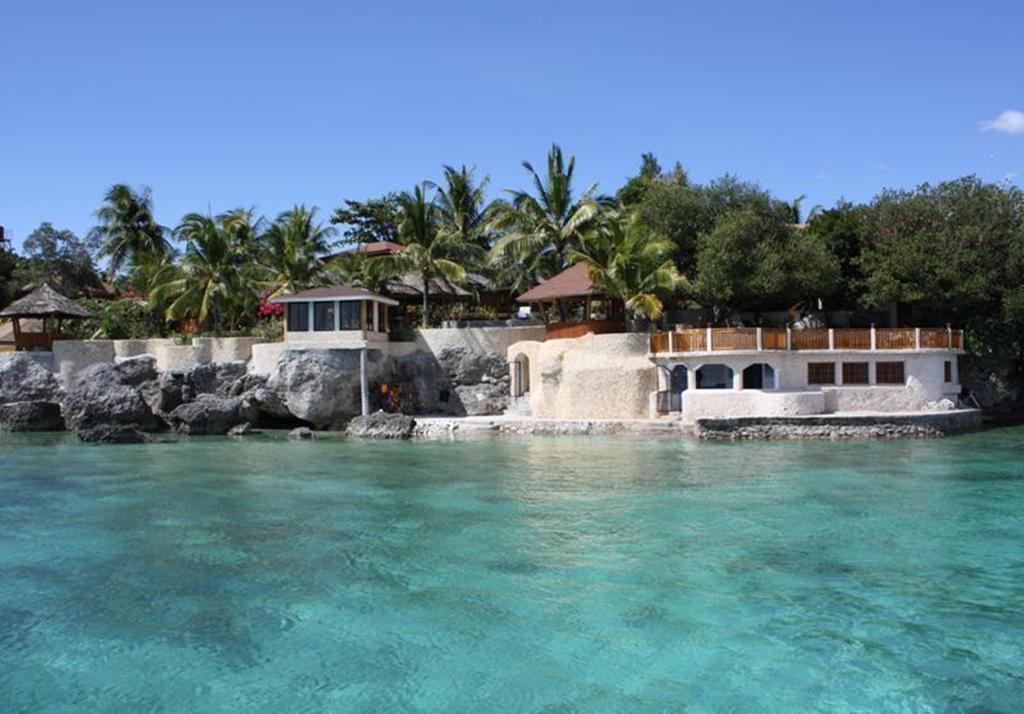 Magic Island Dive Resort Моалбоал Екстериор снимка