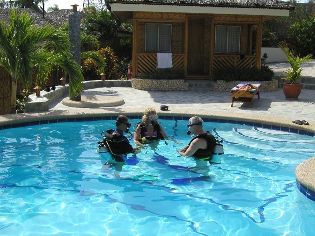 Magic Island Dive Resort Моалбоал Екстериор снимка