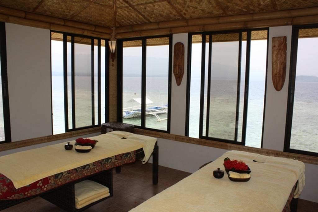 Magic Island Dive Resort Моалбоал Екстериор снимка