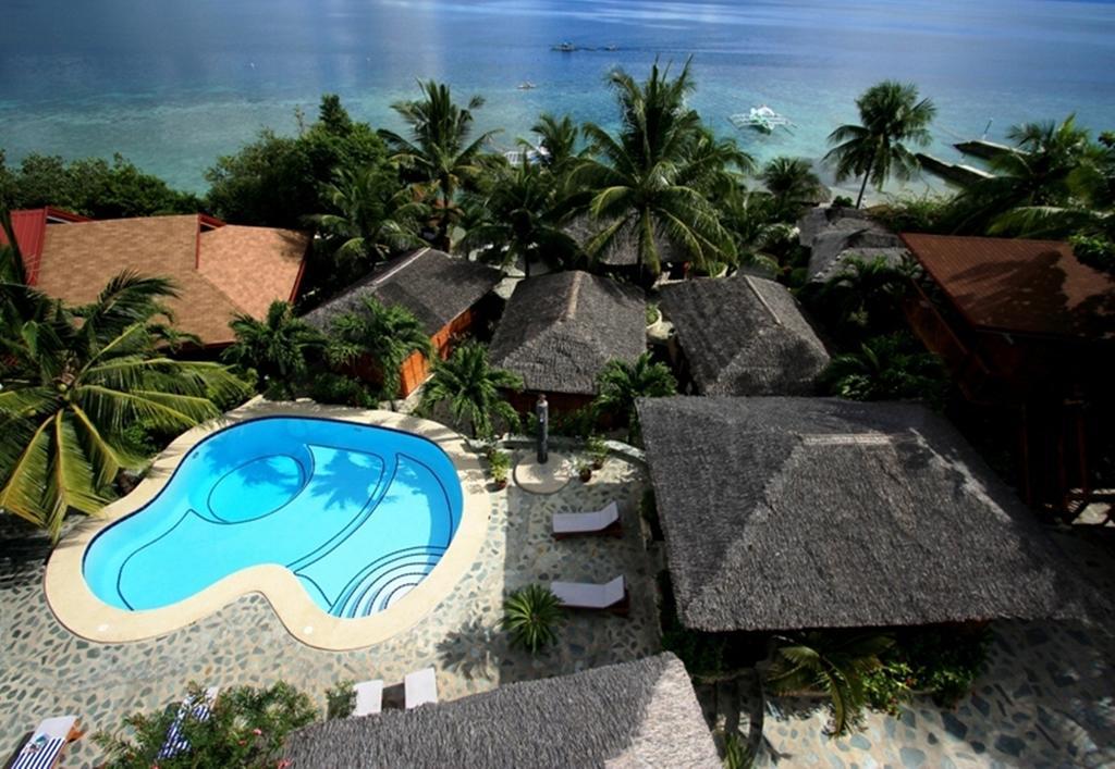 Magic Island Dive Resort Моалбоал Екстериор снимка