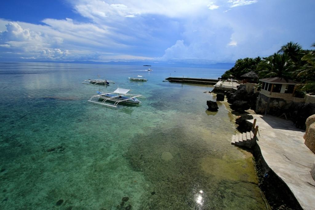 Magic Island Dive Resort Моалбоал Екстериор снимка